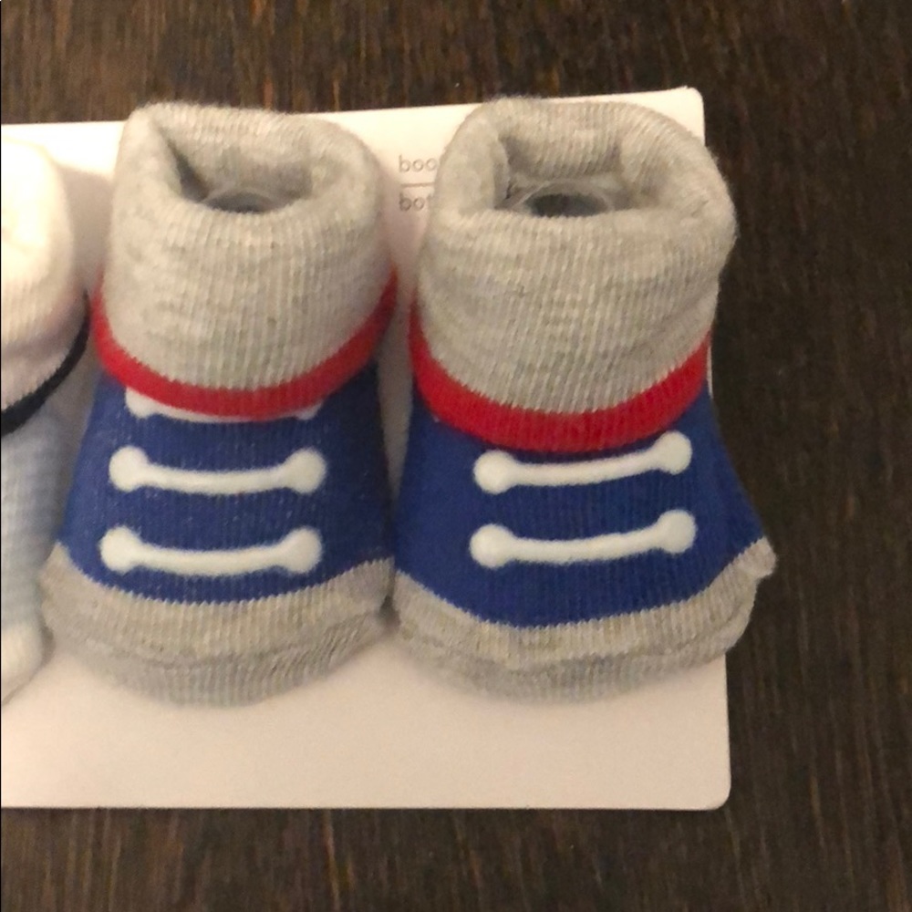 NWT Newborn Booties